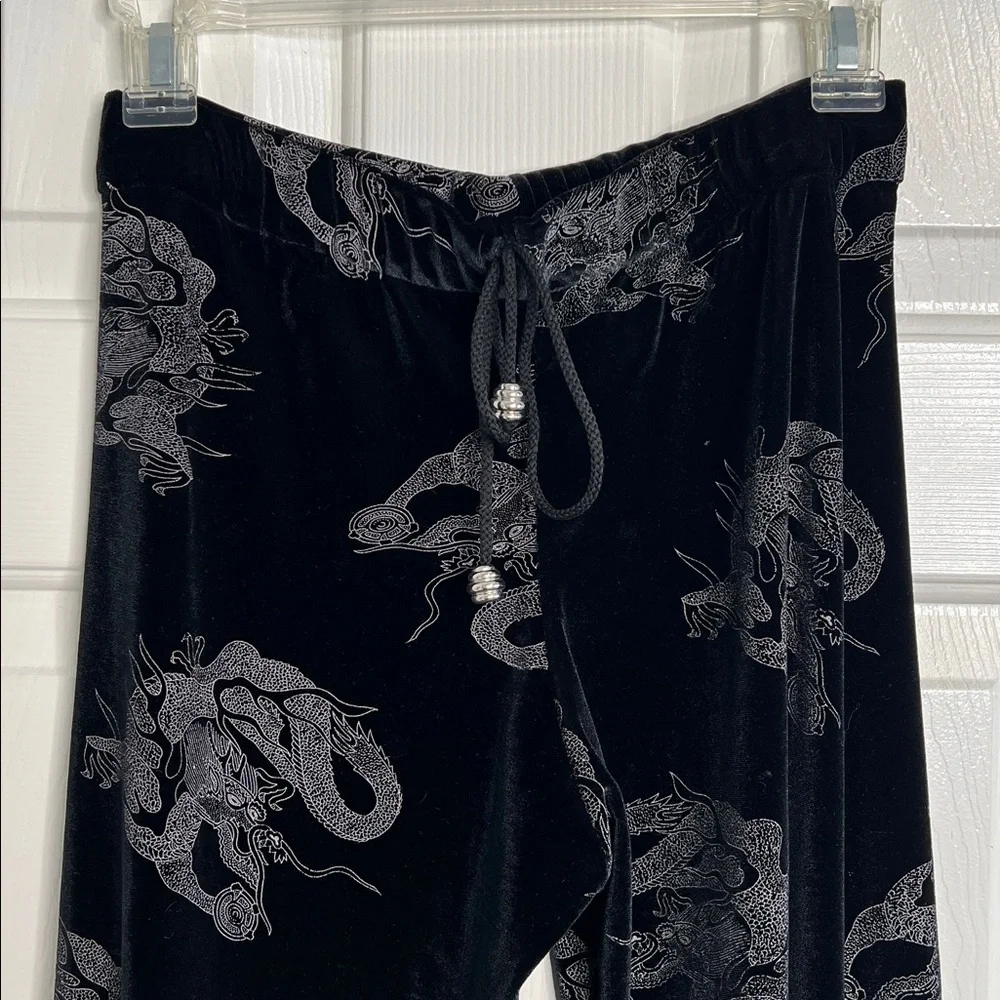 Vintage Sandy G black velvet velour metallic dragon print wide leg cargo pants 0